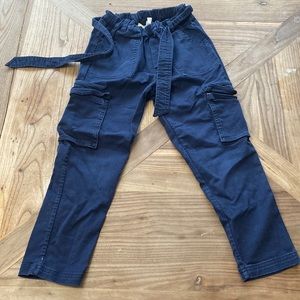 Mini Boden tie waisted cargo pants size 7-8 excellent condition.